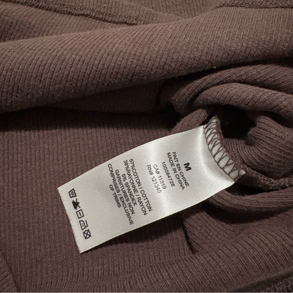 Garage Ribbed Cropped Longsleeve - Picture 4 of 4